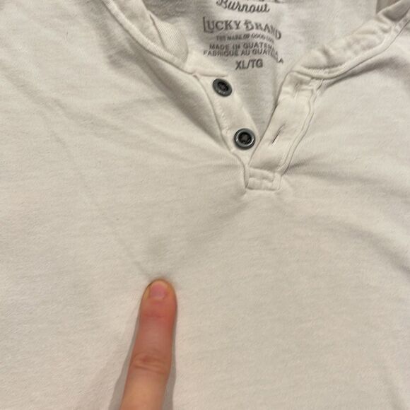 Mens Lucky Brand 2 Button tee size XL - Picture 2 of 3